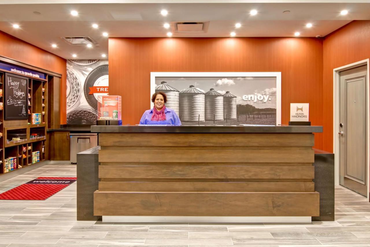 Hampton Inn & Suites By Hilton Grande Prairie Exteriér fotografie