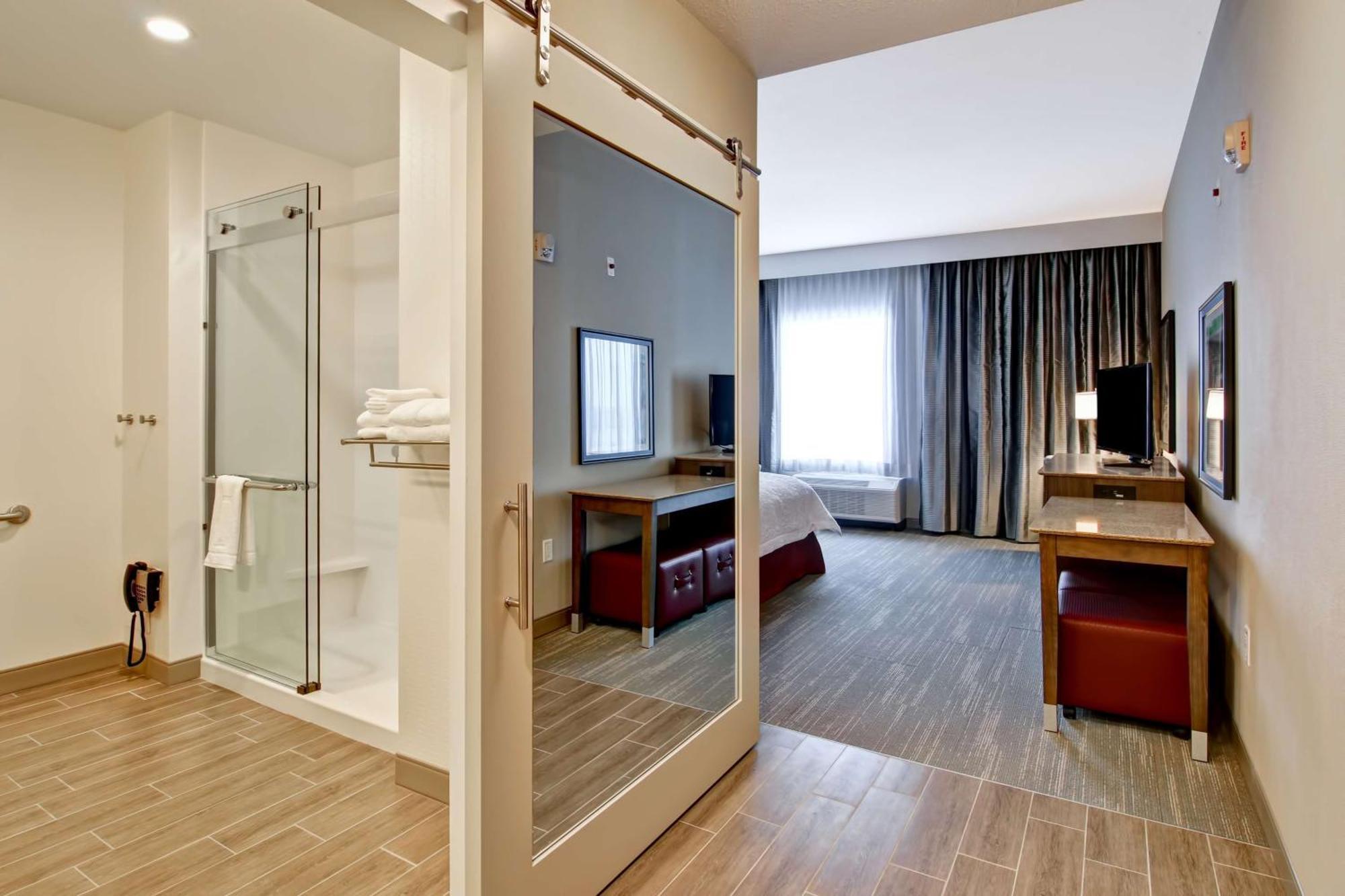 Hampton Inn & Suites By Hilton Grande Prairie Exteriér fotografie