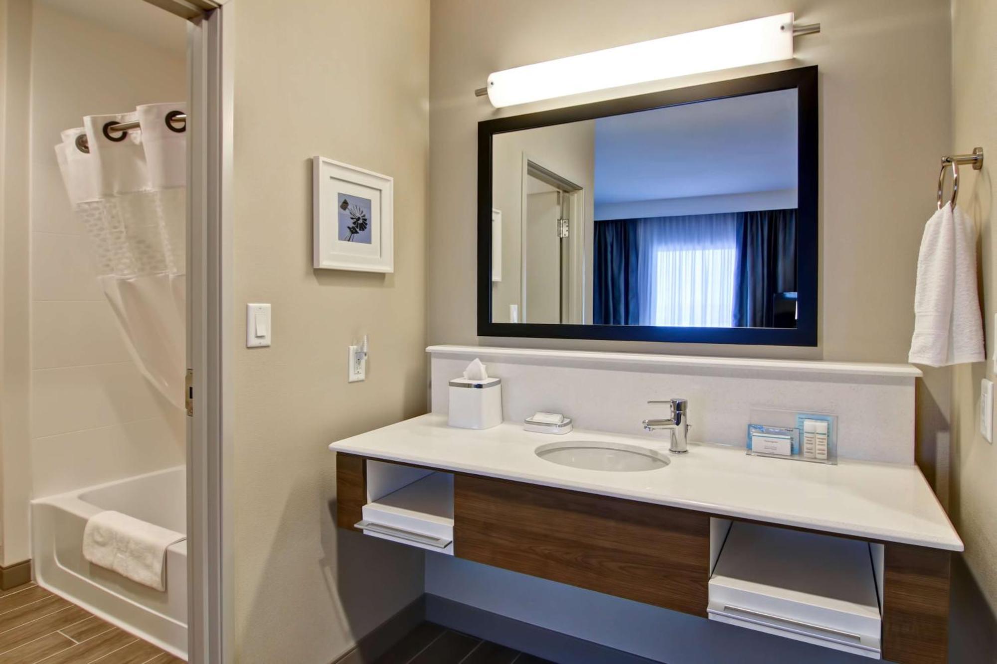 Hampton Inn & Suites By Hilton Grande Prairie Exteriér fotografie