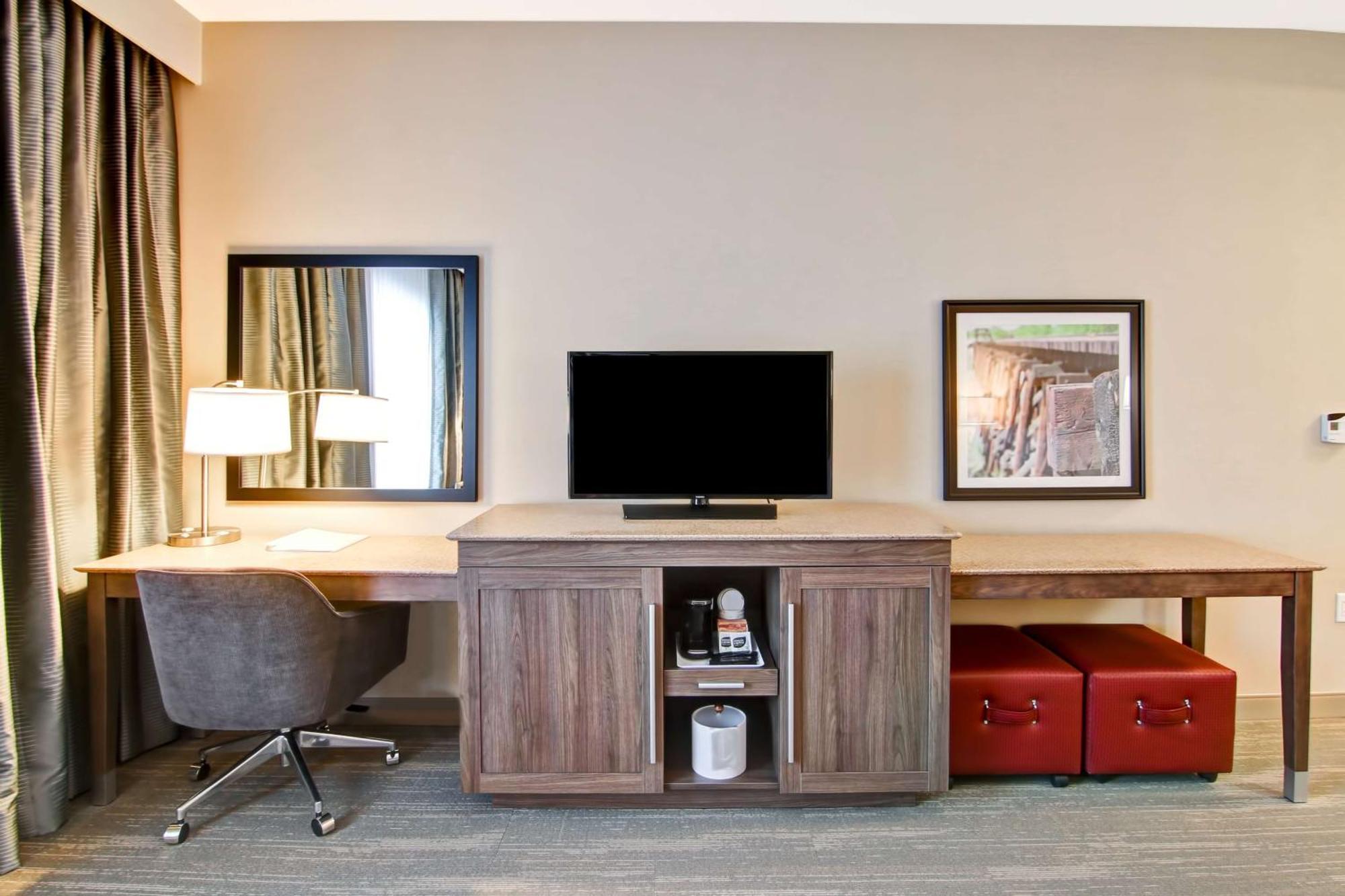 Hampton Inn & Suites By Hilton Grande Prairie Exteriér fotografie